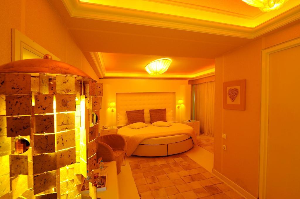 The Crystal Blue Hotel Atenas Quarto foto